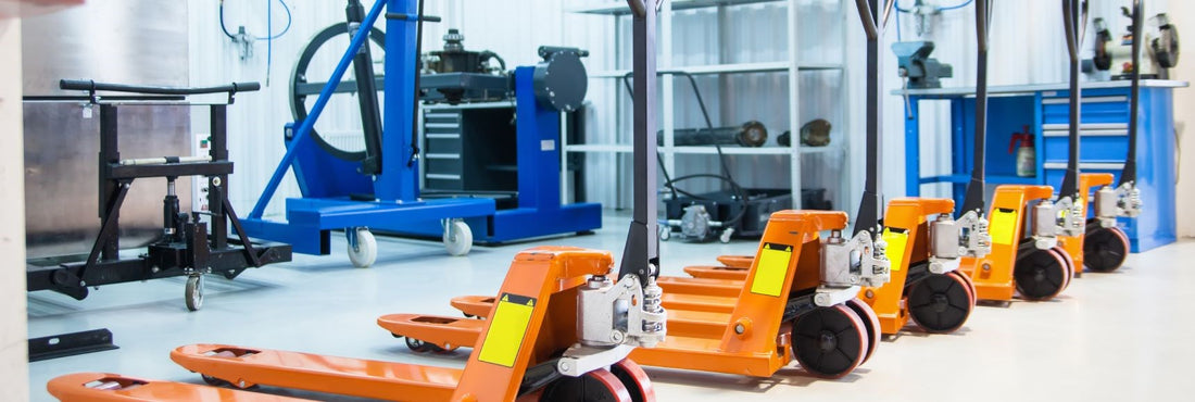 Transpalet ve Kaldırma Ekipmanlarında Periyodik Kontrol Rehberi: Güvenli Çalışmanın Sırrı